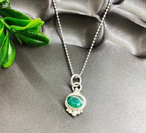 Birthstone Necklace: May/Emerald