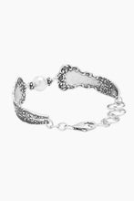Load image into Gallery viewer, LADY HELEN STERLING SILVER CRYSTAL PEARL BRACELET
